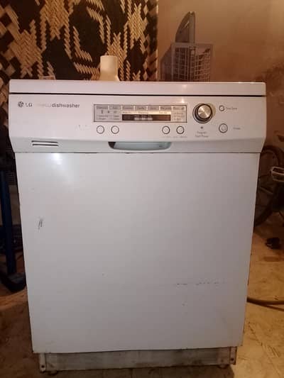 dishwasher lg company  almost like newley used
