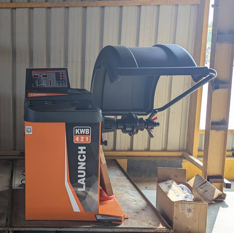 ٹائر شاپ کے لیے ایک لڑکا چاہیے 0