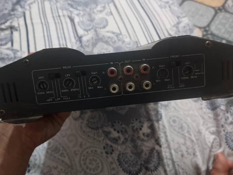 Solid Audio DSA600   2000 watts 1