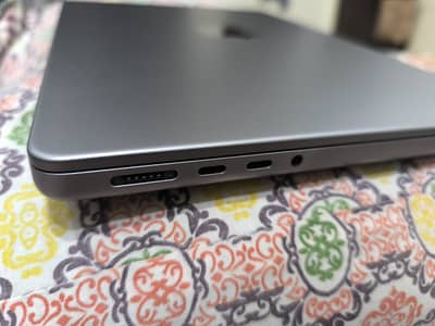 MacBook Pro 14-inch (M3, 2023) – Excellent Condition