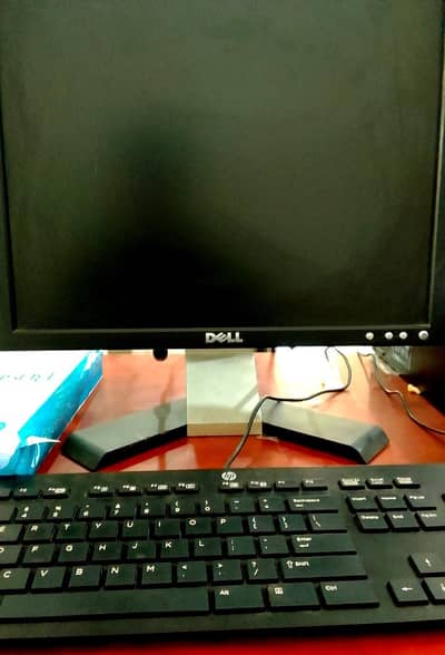 Dell E-commerce 4900 + HP keyboard + Dell pc