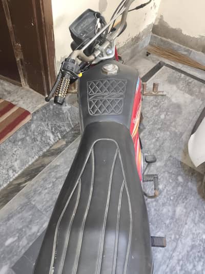 Road Price 2020 2021 Registered 7700 km One Handed