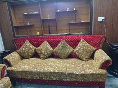 Elegent 6 seater sofa set with center table