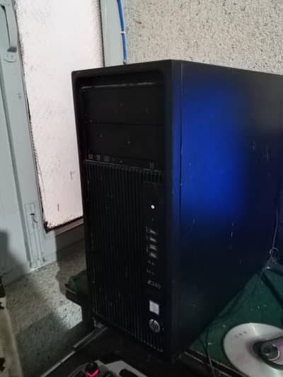 HP PC with keyboard mouse and lcd