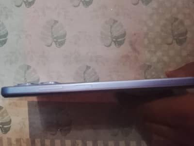 1 time Panel changed baqi mobile bht hi smooth or new condition main h