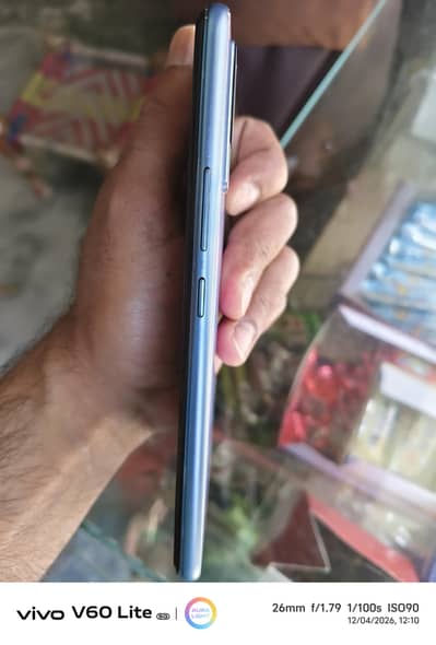 bilkul okk phone hai 10/10 condition with box
