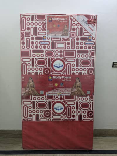 Almost new (Slightly used) Single Bed Foam 6'6 height.