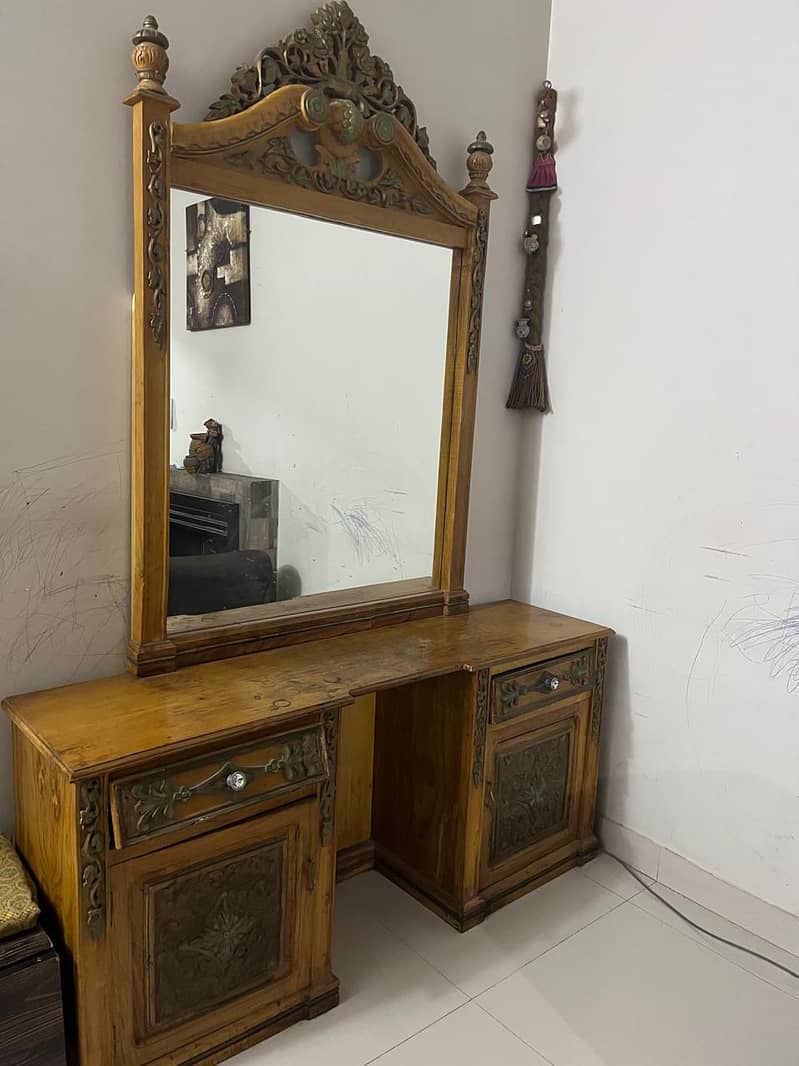 Dressing table 1