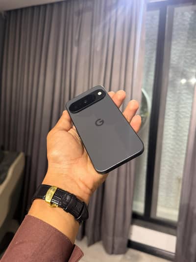 Google Pixel 10 new 10/10 condition