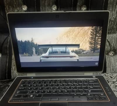 Dell latitude e6420 120 gb SSD Intel core i5 4 gb ram 60hz display