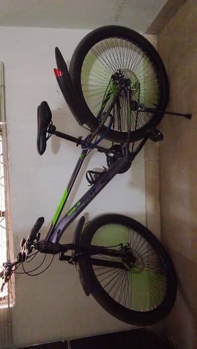 This bicycle only 7 ( seven) days used