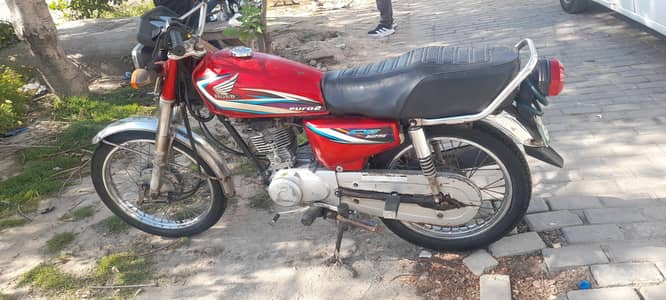 Honda 125 CC - Negotiable