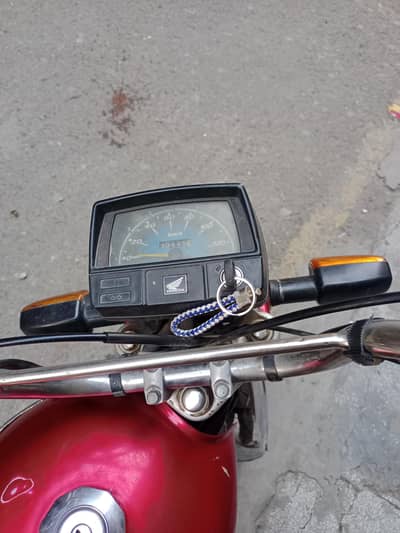 Urgent 4 sail Honda CD 70  All documents clear bio matric on the sport
