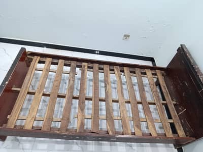 Complete wooden single bed for sale, strong & durable (6/10 condition)