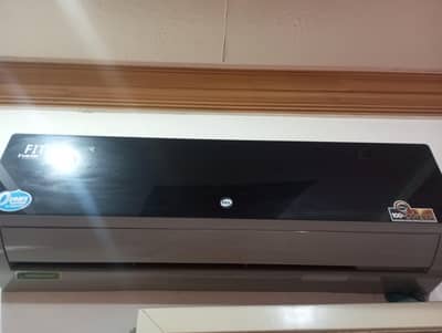 Condition 10/10 3 year used original Gass everything is okay