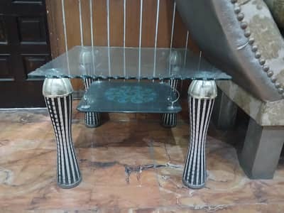 02 central Glass Table