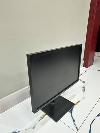 24 Inch LCD Monitor