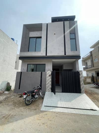 3 Marla Brand New luxury Modern House Available For Rent In Formanites Housing scheme Block-N Lahore. 3 bed 2 kitchen commodition house. Only Rent [57,000])PKR water sistam available & wapda meter separate all facility available.
