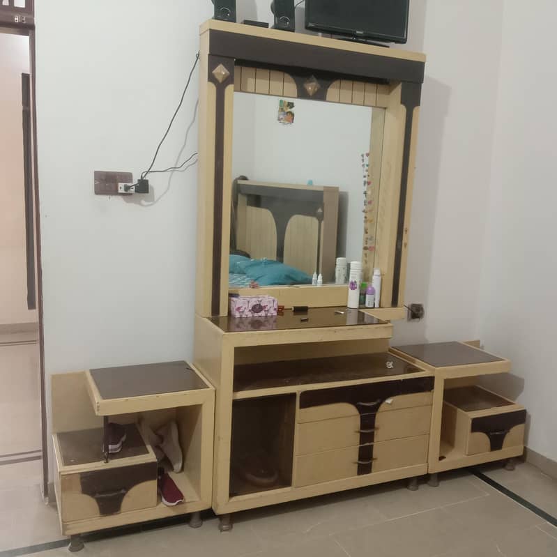 Dressing Table with Side Table 0