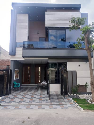 House Avialable For Sale