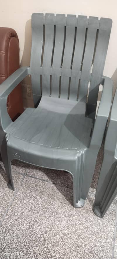 6 Plastic Chairs for Sale – Strong & Durable – Good Condition