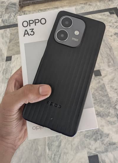 Oppo A3 Snapdragon® Box Phone with complete accessories. 8GB /128 GB