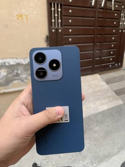 Realme C63