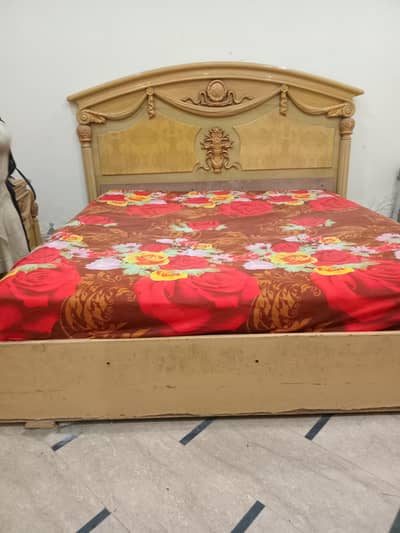 bed and dressing table