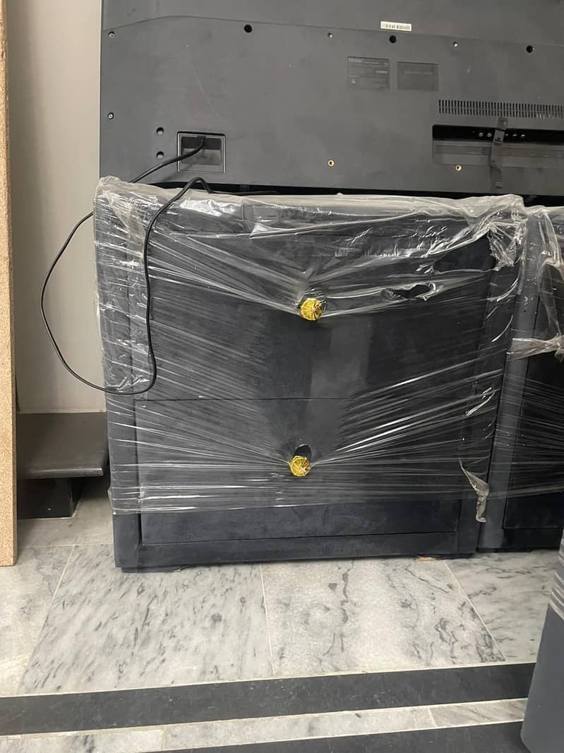 bed set with dressing 2