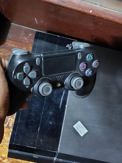 Ps4 renewed with one controller jail breaked