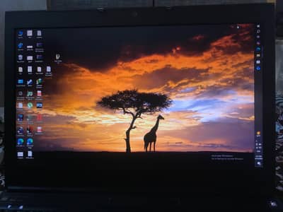 WORKSTATION/GAMING LAPTOP [FOR GRAPHICS OR OFFICE WORK]