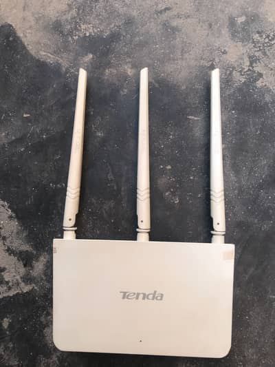Urgent sale tenda f3 300mbps speed router