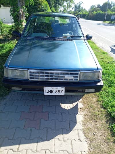 NISSAN SUNNY   (URGENTLY  SALE )  1986. in side totaly JENVION