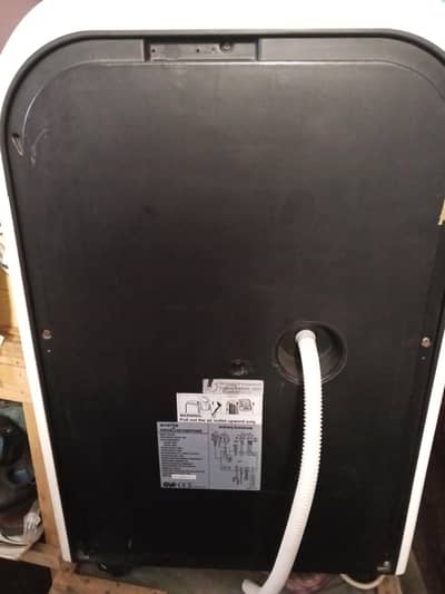 portable ac ok condition ha original gass . toch panel