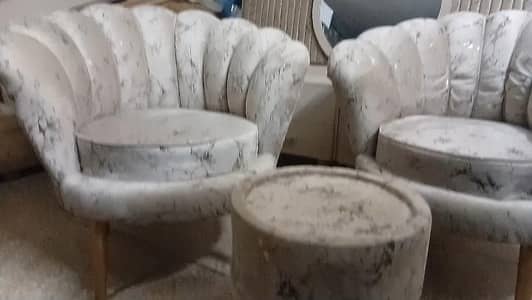 Chairs with a small table for urgent sale