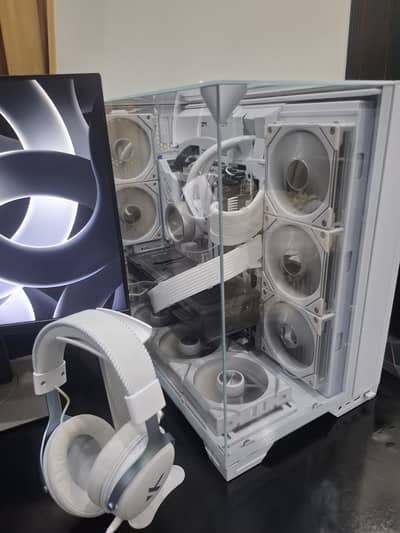 High-End White RGB Gaming PC RTX 5080 Ryzen 7 Like New Build