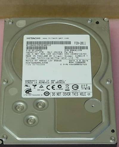 Hitachi 3 hard disk hain 2 tb ki