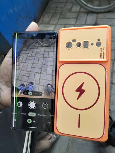 Google pixel 6 pro in cheap because panel pr line hy