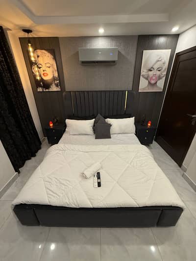 One bedroom furnished apartment dealy basis available for rent in bahria Twon Lahore