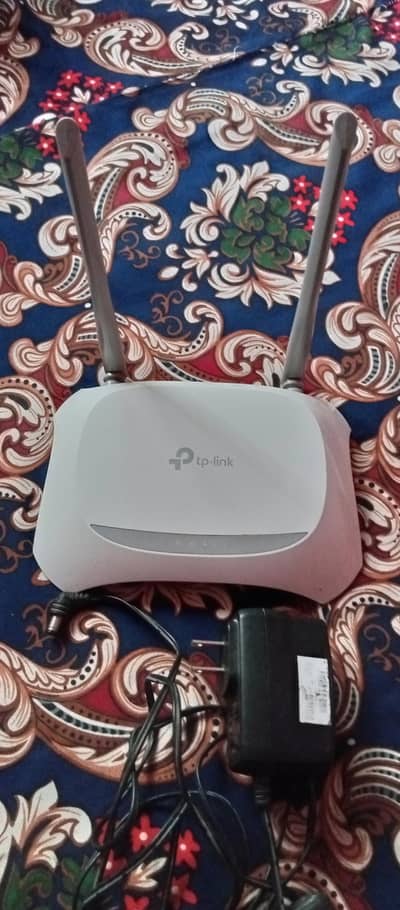 TP-Link TL-WR840N router for sell condition just like new