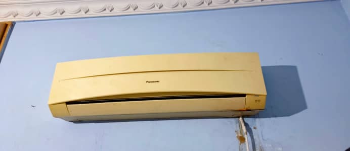 White colour Panasonic 1.5 ton Ac