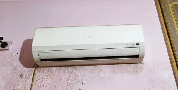 white colour gree ac 1 ton