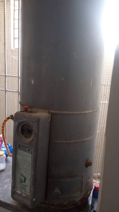 Geyser for Sale Good Condition