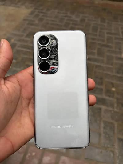 Tecno spark 40 pro plus