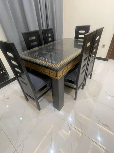 6 seater dinning table for sale at reasonable price