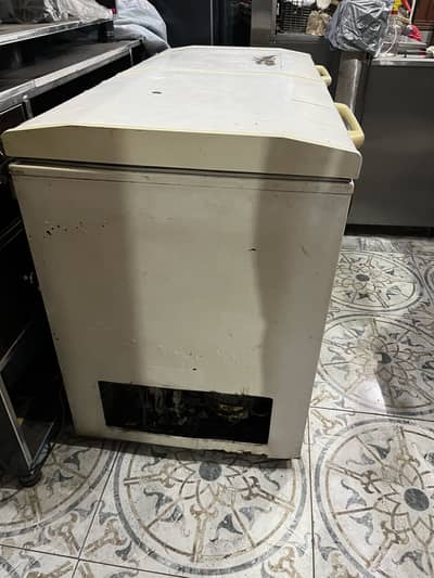 Deep freezer full working condition