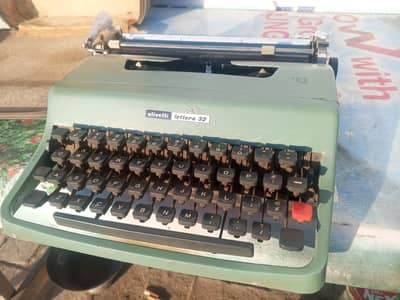 vintage typewriter Olivette manual