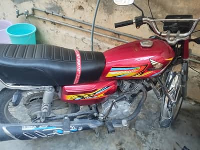 Honda 125 2K23 model in good condition