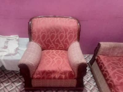 i am Selling Sofa Set Urgently!!!