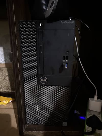 (Urgent sale) Dell Optiplex 3050 i5 7th gen (Negotiable)